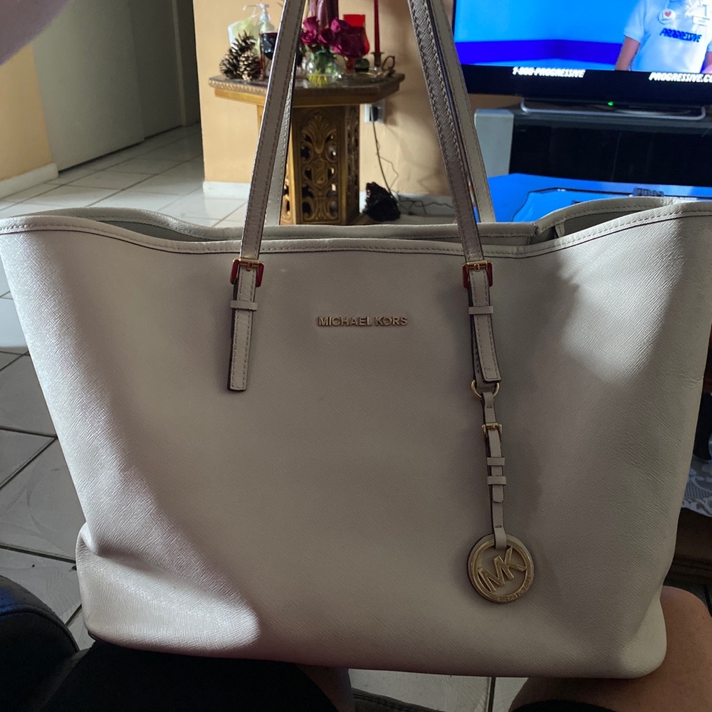lightly used in great condition MK white tote
